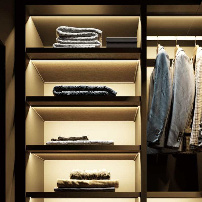 RECESSED OBLIQUE UNDERCABINET LIGHT