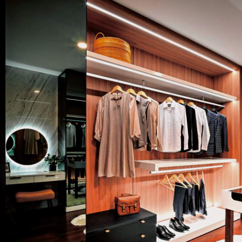 RECESSED UNDERCABINET STRIP BAR