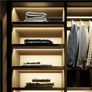 RECESSED OBLIQUE UNDERCABINET LIGHT