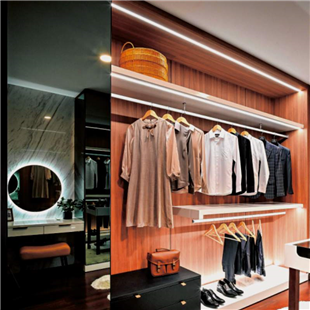 RECESSED UNDERCABINET STRIP BAR